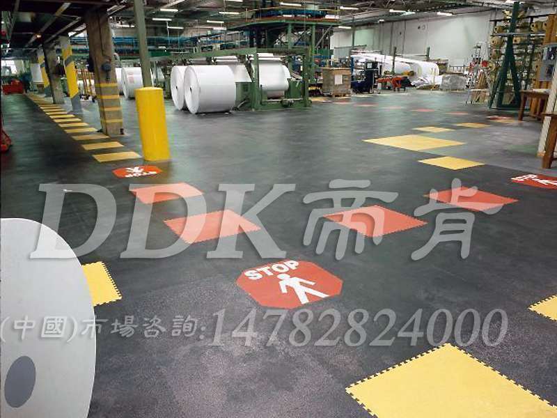 【廠房拼接地板】抗壓2噸耐磨PVC工業(yè)地板 拼接廠房地板 重工裝配車間塑膠地板樣板圖片,帝肯(DDK)_2000_9979(工業(yè)廠房車間地面材料)廠房拼接地板效果圖 【廠房拼接地板】抗壓2噸耐磨PVC工業(yè)地板 拼接廠房地板 重工裝配車間塑膠地板樣板圖片,帝肯(DDK)_2000_9979(工業(yè)廠房車間地面材料)效果圖,廠房拼接地板