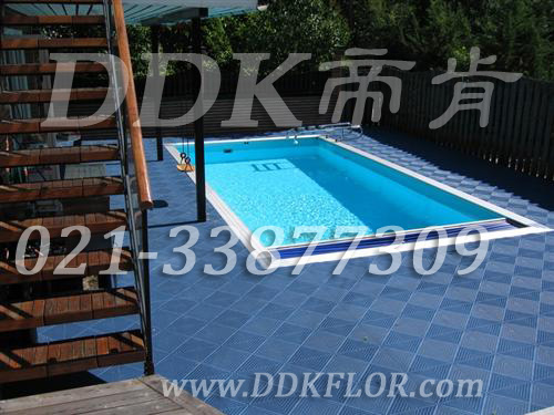 淺藍色平滑表面（2）_泳池周邊地面地墊樣板圖片,帝肯(DDK)_9013（Piz|廣場）效果圖，泳池地膠,泳池防滑地墊,泳池防滑地毯,游泳池防滑墊,游泳池防滑地膠,游泳池地墊