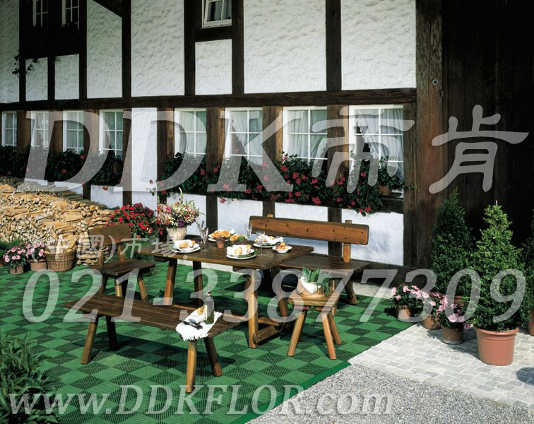 綠色拼裝_花園地面鋪設(shè)材料樣板圖片,帝肯(DDK)_8100_T550（室外花園地面材料）效果圖，戶外地磚,戶外地板,戶外花園地磚,pvc戶外地板,塑料戶外地板,幼兒園戶外地墊,幼兒園戶外地板,戶外地墊,戶外地毯,戶外地膠,戶外塑料地板,戶外塑膠地毯,戶外花園地板,戶外草坪地墊,戶外防滑墊,花園戶外地板,陽臺(tái)戶外地板,入戶花園地板,入戶花園地面,室外花園地磚,花園地板磚,露臺(tái)花園裝修,室外地板膠,室外地磚,室外地膠,室外塑料地板,室外塑膠地板,室外鏤空拼裝地板,室外防水地板,室外防滑地墊,室外生態(tài)地板,室外環(huán)保地板,室外防腐地板,室外陽臺(tái)地板,室外陽臺(tái)磚,室外露臺(tái)地磚,室外露臺(tái)裝修,幼兒園室外地膠