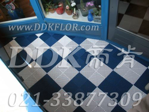 藍(lán)色+白色配色組合_室外陽(yáng)臺(tái)地板鋪磚效果圖樣板圖片,帝肯(DDK)_8100_T500(露天陽(yáng)臺(tái)地面材料)效果圖 藍(lán)色+白色配色組合_室外陽(yáng)臺(tái)地板鋪磚效果圖樣板圖片,帝肯(DDK)_8100_T500(露天陽(yáng)臺(tái)地面材料)效果圖,別墅陽(yáng)臺(tái)地板,別墅陽(yáng)臺(tái)裝修,室外陽(yáng)臺(tái)地板,室外陽(yáng)臺(tái)磚,室外露臺(tái)地磚,室外露臺(tái)裝修,舞臺(tái)地板,陽(yáng)臺(tái)地板磚,陽(yáng)臺(tái)地磚裝修,陽(yáng)臺(tái)戶外地板,陽(yáng)臺(tái)拼裝地板,陽(yáng)臺(tái)裝修,露臺(tái)地板,露臺(tái)地磚,露臺(tái)地面裝修,露臺(tái)拼接地板,露臺(tái)花園裝修,露臺(tái)防滑地板,露臺(tái)防滑地磚,頂樓露臺(tái)裝修,室外生態(tài)地板,室外環(huán)保地板,室外防腐地板