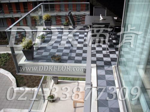 灰色鋪裝_可拆卸清理陽(yáng)臺(tái)地板實(shí)景效果樣板圖片,帝肯(DDK)_8100_T500(露天陽(yáng)臺(tái)地面材料)效果圖,別墅陽(yáng)臺(tái)地板, 灰色鋪裝_可拆卸清理陽(yáng)臺(tái)地板實(shí)景效果樣板圖片,帝肯(DDK)_8100_T500(露天陽(yáng)臺(tái)地面材料)效果圖,別墅陽(yáng)臺(tái)地板,別墅陽(yáng)臺(tái)裝修,室外陽(yáng)臺(tái)地板,室外陽(yáng)臺(tái)磚,室外露臺(tái)地磚,室外露臺(tái)裝修,舞臺(tái)地板,陽(yáng)臺(tái)地板磚,陽(yáng)臺(tái)地磚裝修,陽(yáng)臺(tái)戶外地板,陽(yáng)臺(tái)拼裝地板,陽(yáng)臺(tái)裝修,露臺(tái)地板,露臺(tái)地磚,露臺(tái)地面裝修,露臺(tái)拼接地板,露臺(tái)花園裝修,露臺(tái)防滑地板,露臺(tái)防滑地磚,頂樓露臺(tái)裝修,室外生態(tài)地板,室外環(huán)保地板,室外防腐地板