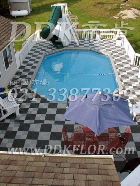 室外花園及泳池四周地面防滑塑膠地磚材料(9)_灰白相拼組合樣板圖片,帝肯(DDK)_8100_339(游泳池防滑地磚材料)效果圖, 室外花園及泳池四周地面防滑塑膠地磚材料(9)_灰白相拼組合樣板圖片,帝肯(DDK)_8100_339(游泳池防滑地磚材料)效果圖,入戶花園地板,入戶花園地面,戶外花園地板,戶外花園地磚,室外花園地磚,露臺(tái)花園裝修,花園地板磚,花園戶外地板,泳池地膠,泳池防滑地墊,泳池防滑地毯,游泳池防滑墊,游泳池防滑地膠,游泳池地墊