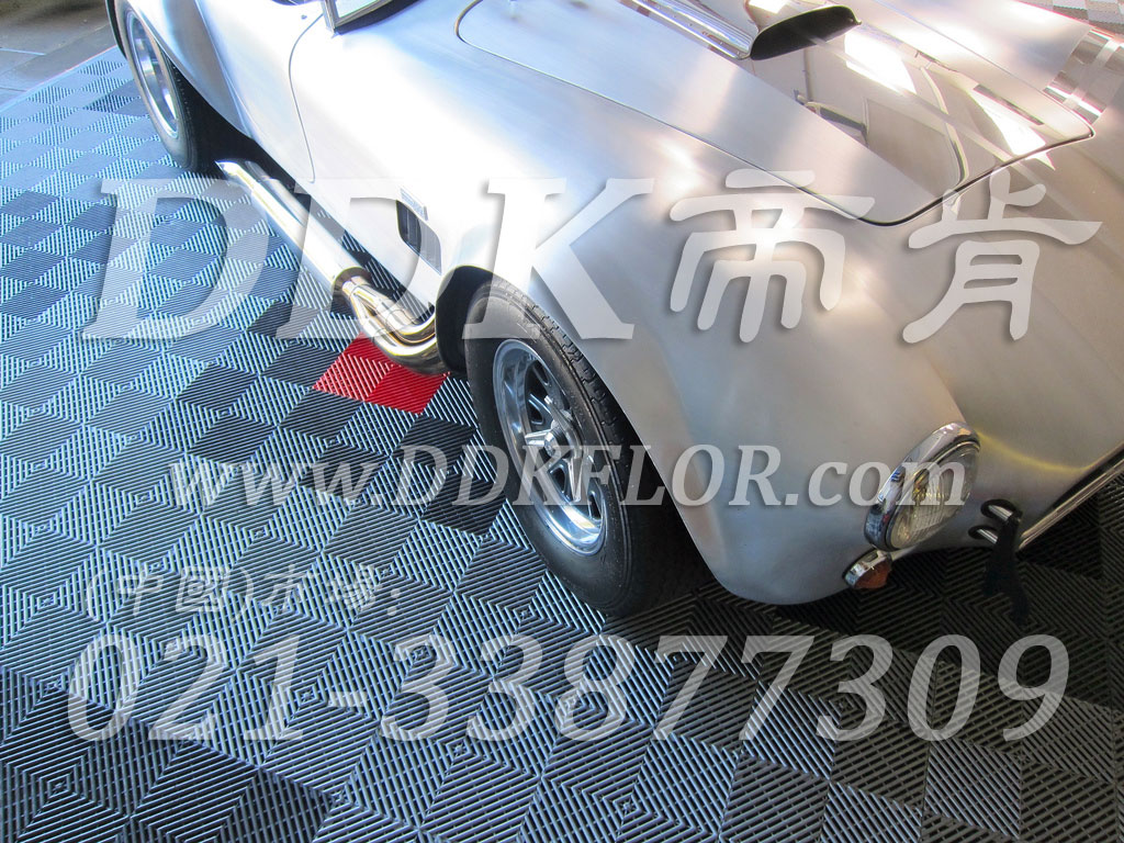 私人車庫(kù)地面鋪裝地板材料(6)_灰色樣板圖片,帝肯(DDK)_8100_C618(私人車庫(kù)地面材料)效果圖 私人車庫(kù)地面鋪裝地板材料(6)_灰色樣板圖片,帝肯(DDK)_8100_C618(私人車庫(kù)地面材料)效果圖,別墅私家車庫(kù)裝修,車庫(kù)pvc地板,車庫(kù)地坪,車庫(kù)地墊,車庫(kù)地板,車庫(kù)地膠,車庫(kù)塑料地毯,車庫(kù)塑膠地板,車庫(kù)防滑墊