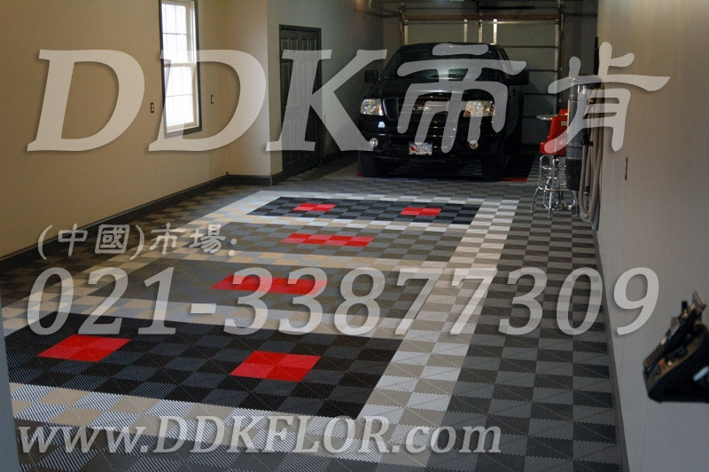 私人車庫(kù)地面鋪裝地板材料(21)_灰加紅色組合樣板圖片,帝肯(DDK)_8100_C618(私人車庫(kù)地面材料)效果圖 私人車庫(kù)地面鋪裝地板材料(21)_灰加紅色組合樣板圖片,帝肯(DDK)_8100_C618(私人車庫(kù)地面材料)效果圖,別墅私家車庫(kù)裝修,車庫(kù)pvc地板,車庫(kù)地坪,車庫(kù)地墊,車庫(kù)地板,車庫(kù)地膠,車庫(kù)塑料地毯,車庫(kù)塑膠地板,車庫(kù)防滑墊