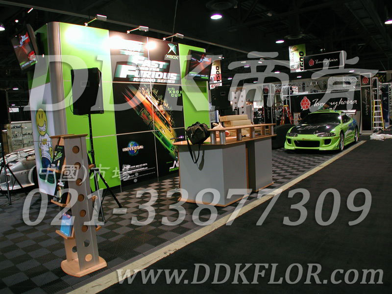 深灰組合安裝(34)_展覽展銷會產品展示發(fā)布區(qū)地面地板鋪裝材料樣板圖片,帝肯(DDK)_8100_680(展覽地面地板材料)效果圖, 深灰組合安裝(34)_展覽展銷會產品展示發(fā)布區(qū)地面地板鋪裝材料樣板圖片,帝肯(DDK)_8100_680(展覽地面地板材料)效果圖,會展地板,可拼接展會塑膠地板,展會地板,展會地膠,展廳塑料格柵,展廳展車地墊,展臺地板,展銷會專用地板