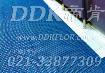 藍(lán)色_廁所衛(wèi)生間地面通道防滑防護(hù)直紋網(wǎng)格毯（4）樣板圖片,帝肯(DDK)_1900_338（衛(wèi)生間洗手間地面防滑材料）效果圖，廁所防滑墊,公共衛(wèi)生間塑料地毯,衛(wèi)生間地墊,衛(wèi)生間地板隔水墊,衛(wèi)生間地膠,衛(wèi)生間塑料地板,衛(wèi)生間防水地墊,衛(wèi)生間防水墊,衛(wèi)生間防滑地墊,衛(wèi)生間防滑墊,衛(wèi)生間防滑地毯,洗手間地墊,洗澡間防滑墊,洗浴防滑墊,洗手間防滑墊,洗手間防滑地毯