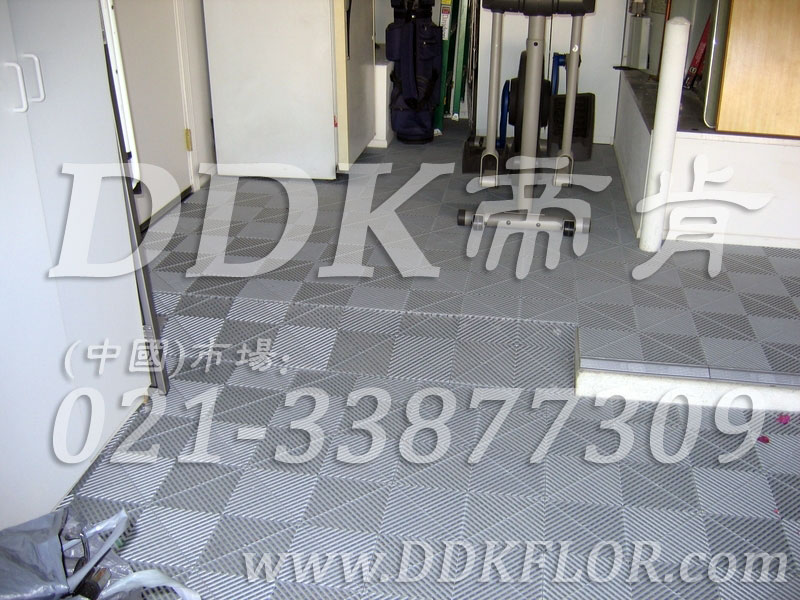 健身房器械區(qū)地面鋪裝材料_灰白組合(3)樣板圖片,帝肯(DDK)_8100_3020(地下室健身房地面地板材料)效果圖 健身房器械區(qū)地面鋪裝材料_灰白組合(3)樣板圖片,帝肯(DDK)_8100_3020(地下室健身房地面地板材料)效果圖,健身房pvc塑膠地板,健身房地墊,健身房地板,健身房地板膠,健身房地毯,健身房地膠,健身房橡膠地板,健身房防震地墊,運動地墊,運動地板,運動地膠