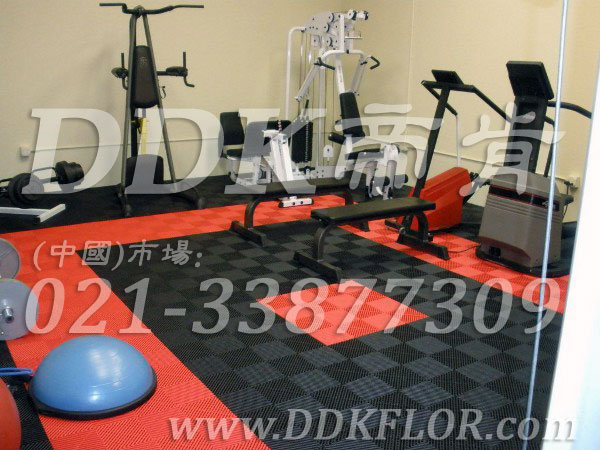 健身房器械區(qū)地面鋪裝材料(4)_橙紅加黑灰組合樣板圖片,帝肯(DDK)_8100_3020(地下室健身房地面地板材料)效果圖 健身房器械區(qū)地面鋪裝材料(4)_橙紅加黑灰組合樣板圖片,帝肯(DDK)_8100_3020(地下室健身房地面地板材料)效果圖,健身房pvc塑膠地板,健身房地墊,健身房地板,健身房地板膠,健身房地毯,健身房地膠,健身房橡膠地板,健身房防震地墊,運動地墊,運動地板,運動地膠