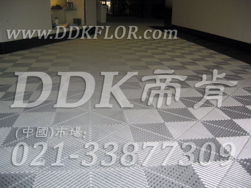 健身會所通道地面防滑耐磨鋪裝材料(8)_灰白組合樣板圖片,帝肯(DDK)_8100_3020(地下室健身房地面地板材料)效果圖 健身會所通道地面防滑耐磨鋪裝材料(8)_灰白組合樣板圖片,帝肯(DDK)_8100_3020(地下室健身房地面地板材料)效果圖,健身房pvc塑膠地板,健身房地墊,健身房地板,健身房地板膠,健身房地毯,健身房地膠,健身房橡膠地板,健身房防震地墊,運動地墊,運動地板,運動地膠