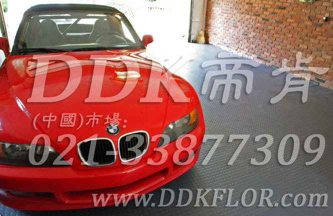 私家車庫(kù)裝修車庫(kù)地坪地面材料（13）_灰色金錢紋防滑表面車庫(kù)地板樣板圖片,帝肯(DDK)_2000_C618（地下車庫(kù)地面材料）效果圖,別墅私家車庫(kù)裝修,車庫(kù)pvc地板,車庫(kù)地坪,車庫(kù)地墊,車庫(kù)地板,車庫(kù)地膠,車庫(kù)塑料地毯,車庫(kù)塑膠地板,車庫(kù)防滑墊,停車場(chǎng)防滑墊
