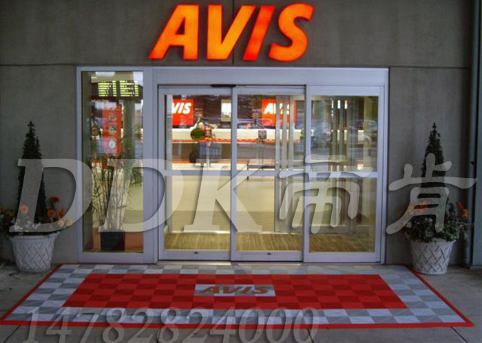 進(jìn)門地墊那種材料好？耐磨塑料門墊樣板圖片,帝肯(DDK)_8100_900（大門入口防滑墊）效果圖，刮泥門墊,塑料門墊,塑膠門墊,門口腳墊,門前墊,門前地墊,進(jìn)門地墊,進(jìn)門腳墊,防滑門墊,除塵門墊,門墊,門口防滑墊,門口防滑地膠,門口防滑地墊