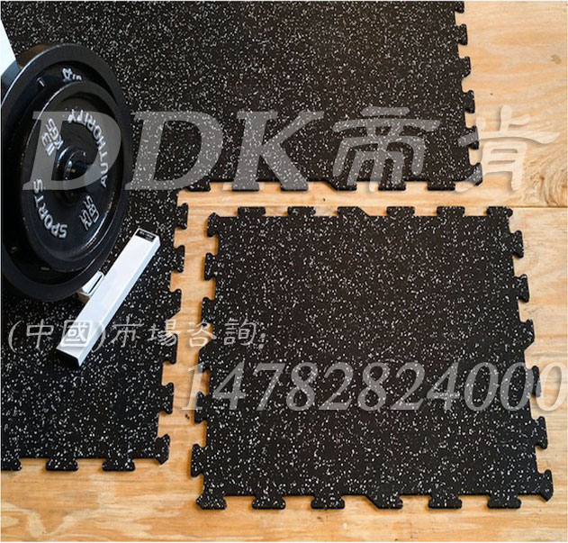 【啞鈴地墊/啞鈴地毯】拼裝式啞鈴地墊地毯樣板圖片,帝肯(DDK)_S3020_P500（Niki|耐柯）效果圖，自由力量區(qū)地膠,健身房防震地墊