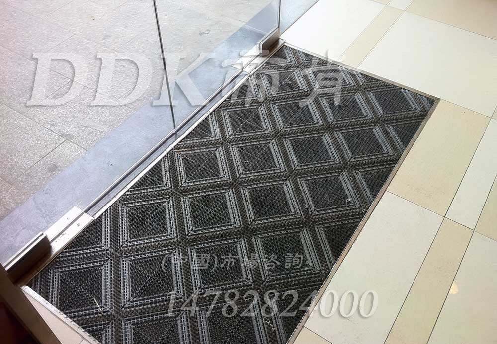 室內(nèi)外出入口防滑墊全草尖灰色 酒店商場進門大門刮泥地墊 塑料除塵腳墊，三合一防塵地墊,三合一門墊,三合一門口毯,三合一模塊地墊,三合一地墊,三合一地架,三合一防塵墊,三合一除塵墊 