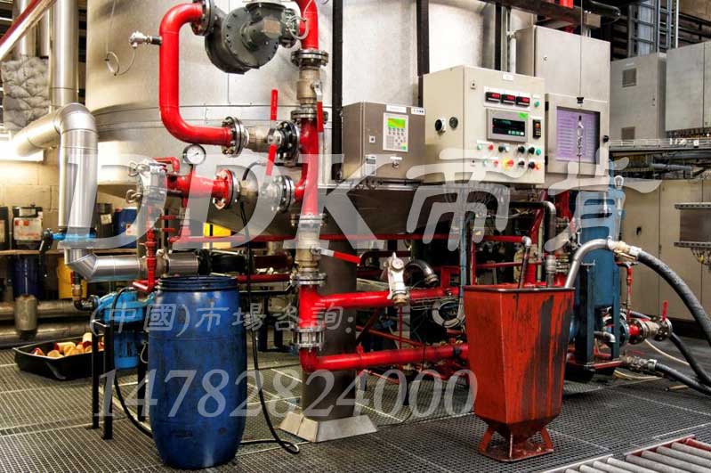 潤滑油生產(chǎn)車間地面用地板膠 1米寬耐油防滲防滑通道地毯黑色，工業(yè)耐油地墊,耐油地膠,耐油地毯,耐油地板,耐油地墊,耐油工業(yè)橡膠墊,耐油橡膠地墊,耐油橡膠墊,耐油耐水地墊,耐油膠墊,耐油防滑地墊,耐油防滑墊,防滑防油地毯,防油防滑墊,重型防滑耐油墊,防油地墊,工業(yè)吸油地墊